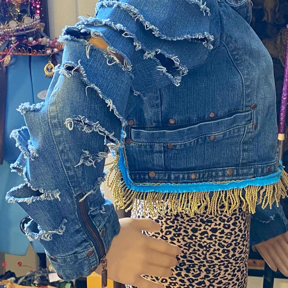 DISTRESSED REMAKE JACKET